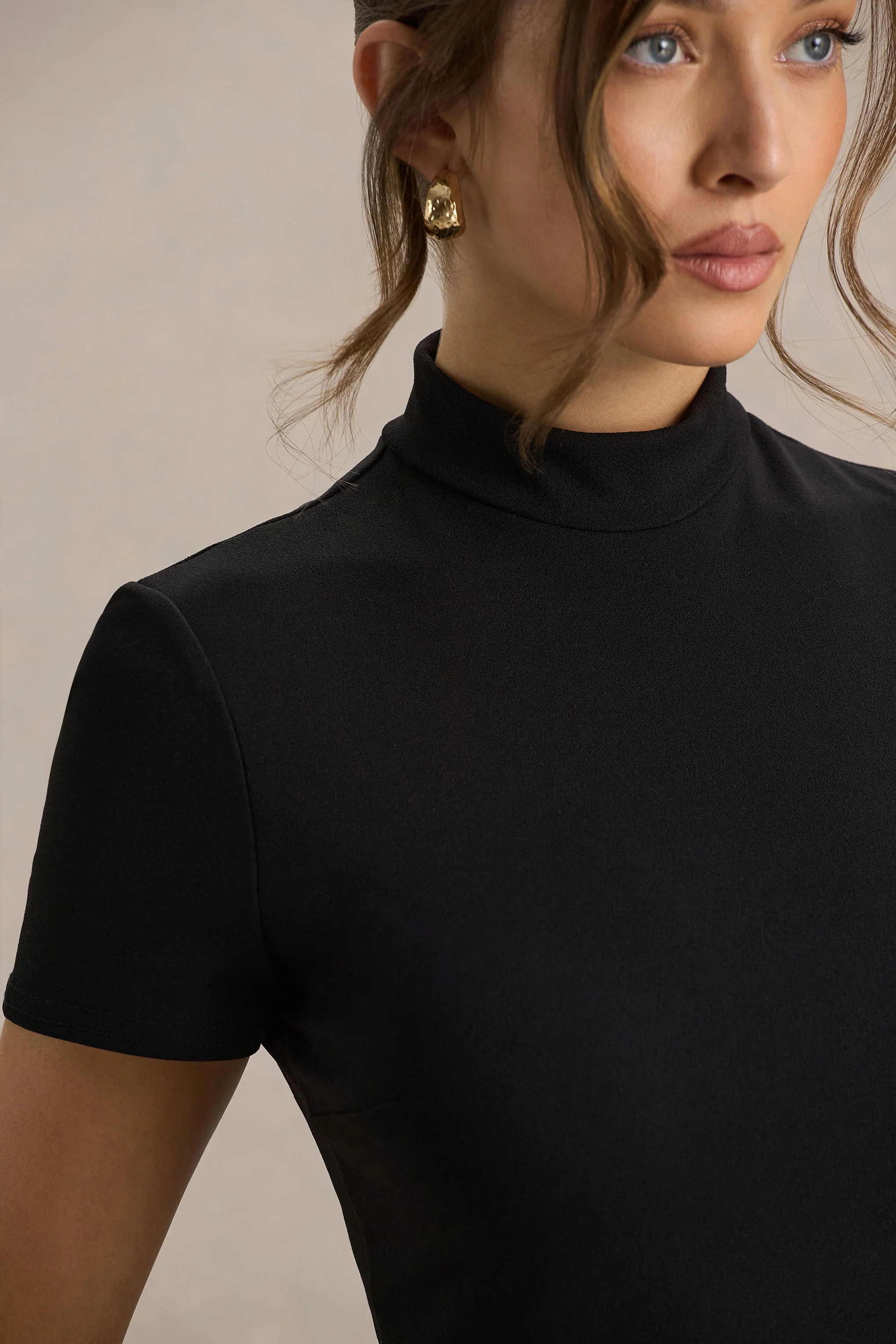 Bellona | Black High-Neck High-Low Midi Dress - Image 3