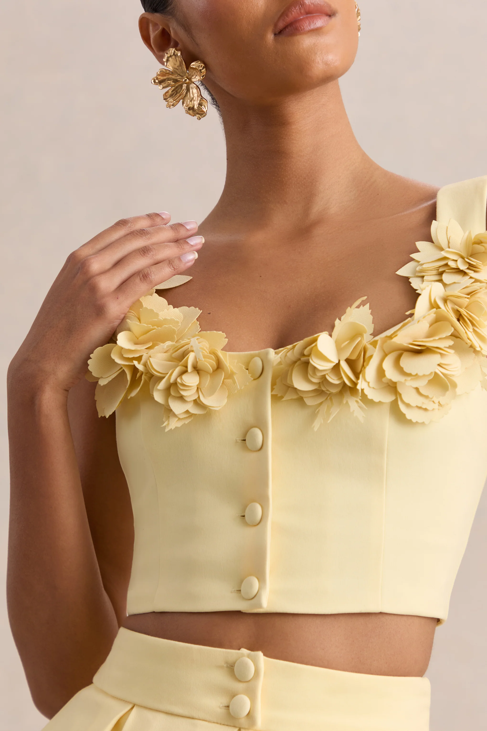 Caprielle | Lemon Scoop-Neck Crop-Top With Corsage Detailing - Image 6