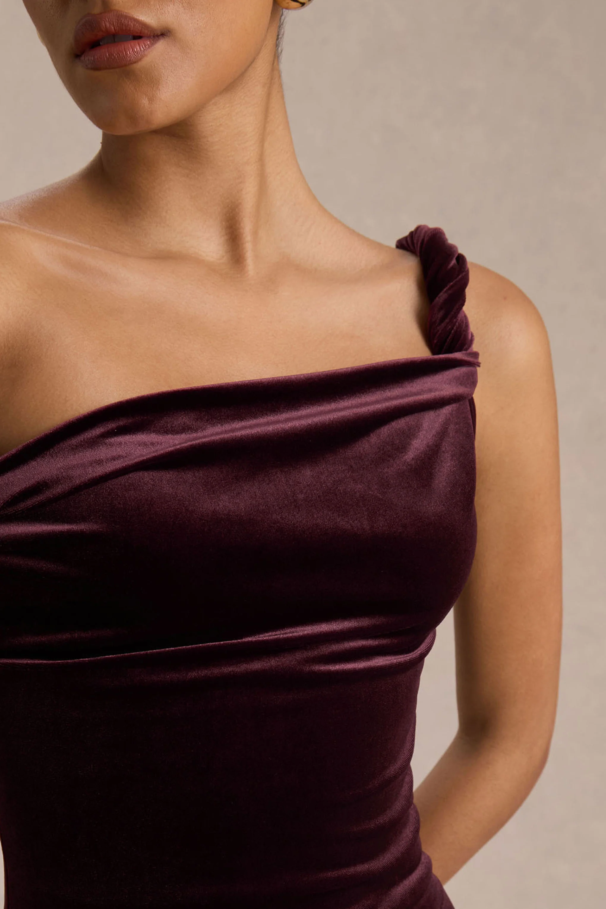 Carella | Burgundy Velvet Twisted Asymmetric Midi Dress - Image 4