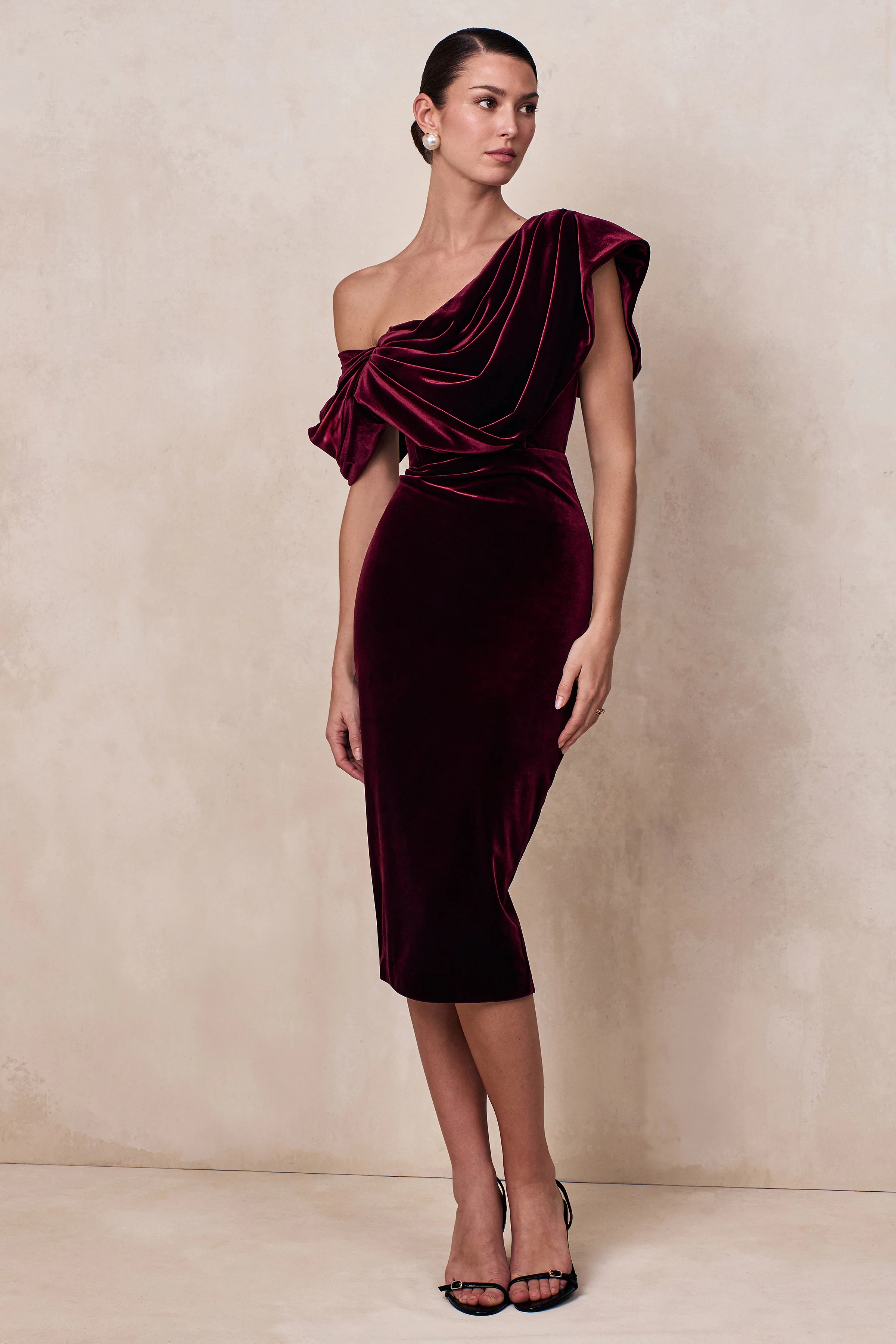 High End | Burgundy Velvet Asymmetric-Neck Midi Dress With Draped Detailing - Image 3