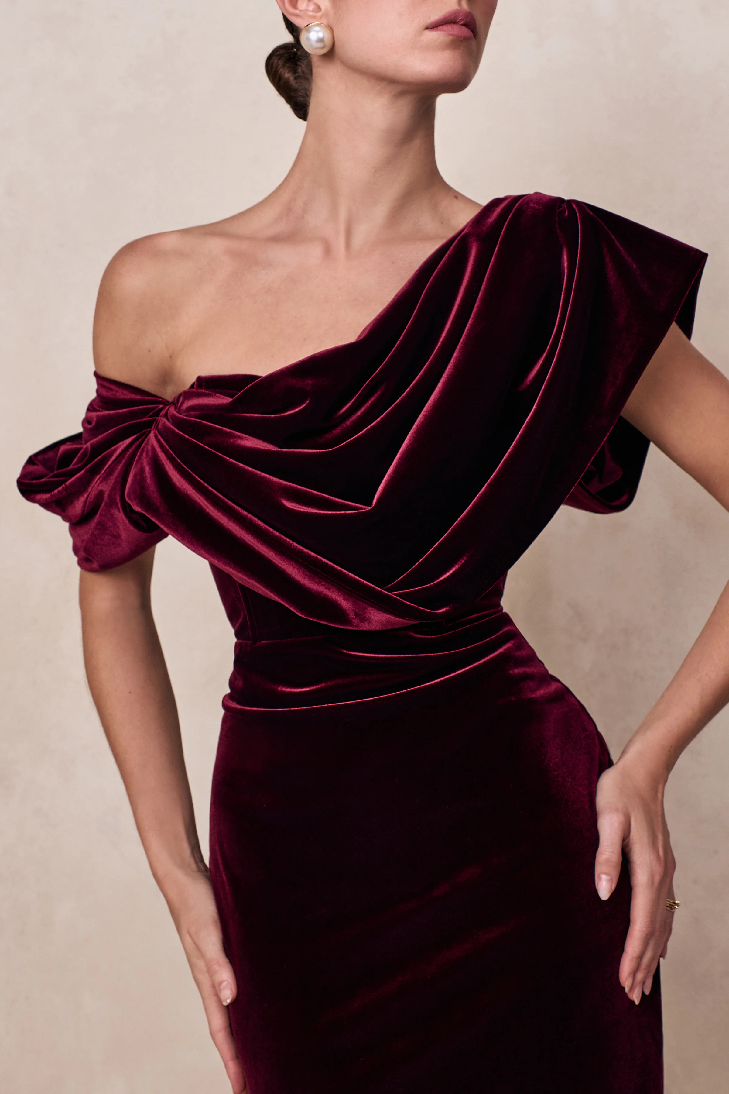 High End | Burgundy Velvet Asymmetric-Neck Midi Dress With Draped Detailing - Image 4