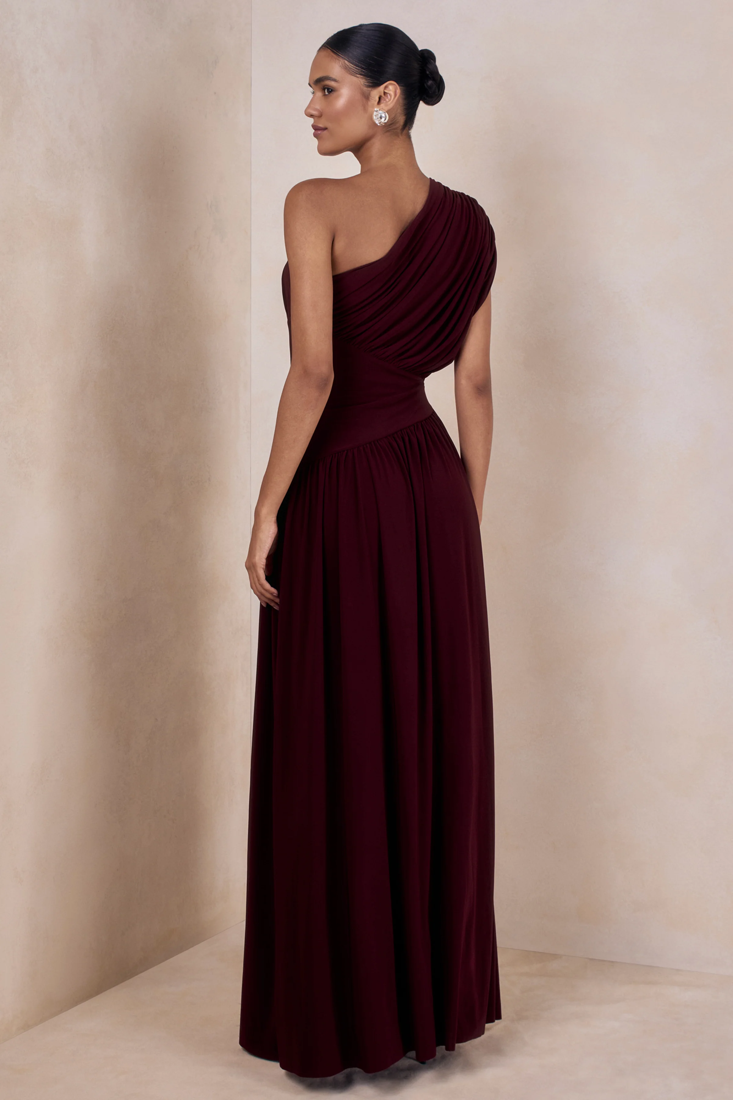 Kelsey | Burgundy Asymmetric-Neck Maxi Dress With Ruched Detailing - Image 2