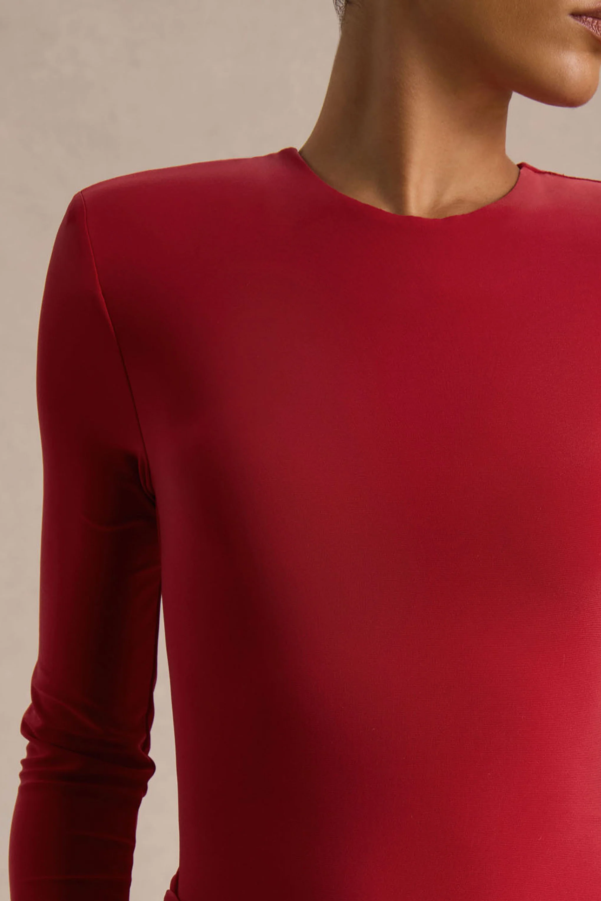 Liora | Red Crew-Neck Maxi Dress With Front-High Split - Image 3