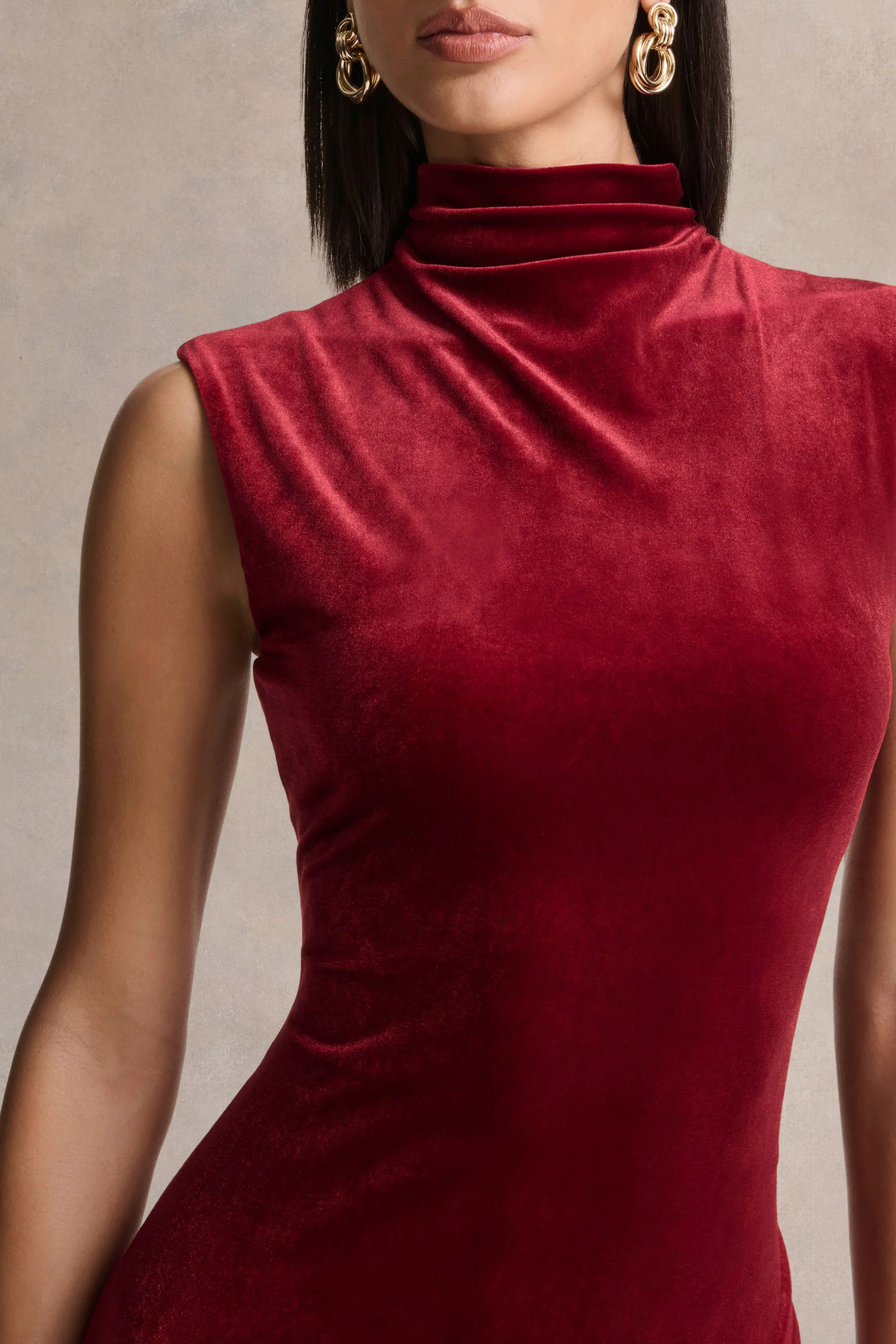 Nivina | Red Velvet High-Neck Midi Dress With Cap-Sleeves - Image 3