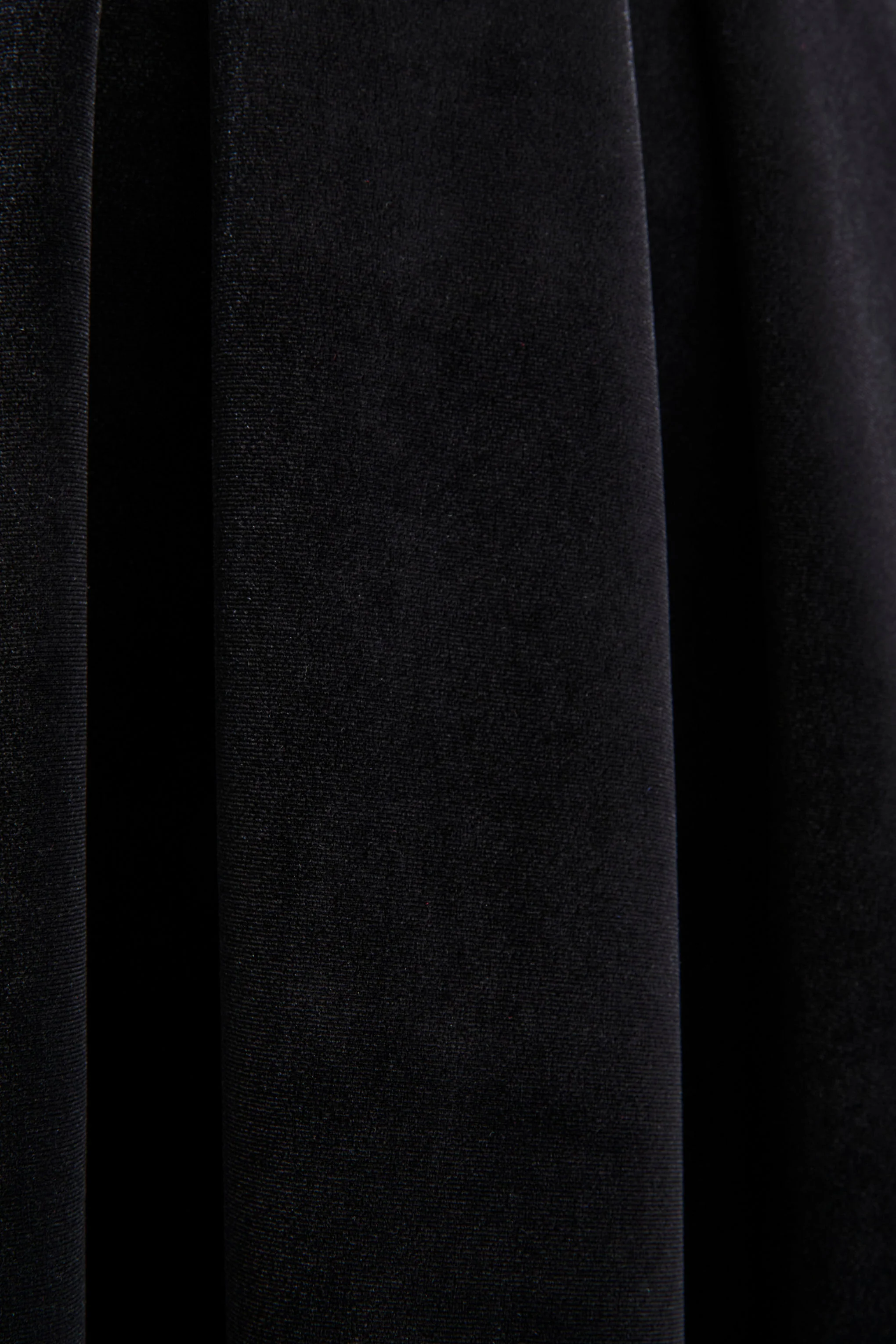 Seraphic | Black Velvet Puff-Sleeve Midi Dress - Image 7