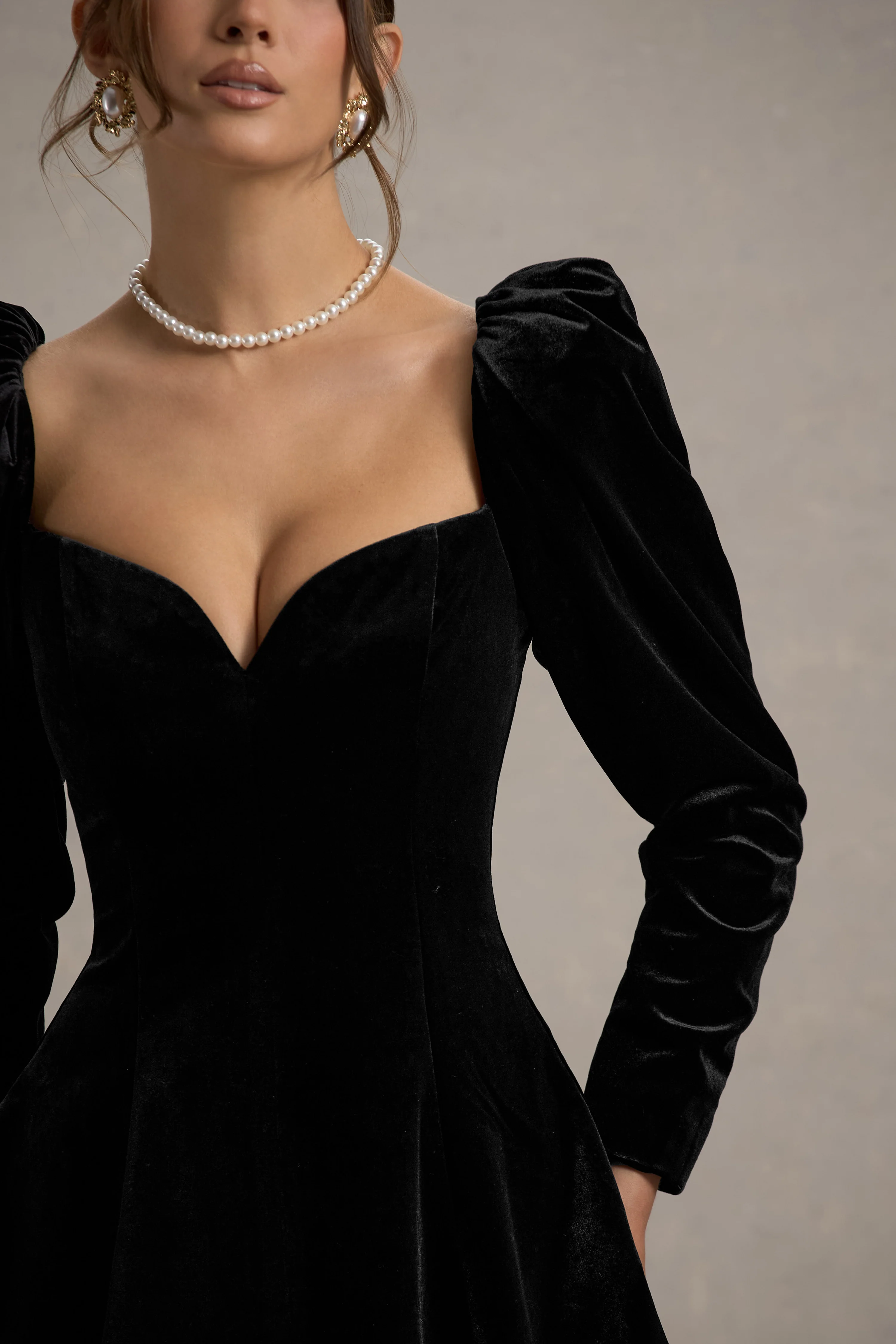 Shirley | Black Velvet Sweetheart Puff-Sleeve Mini Dress - Image 7