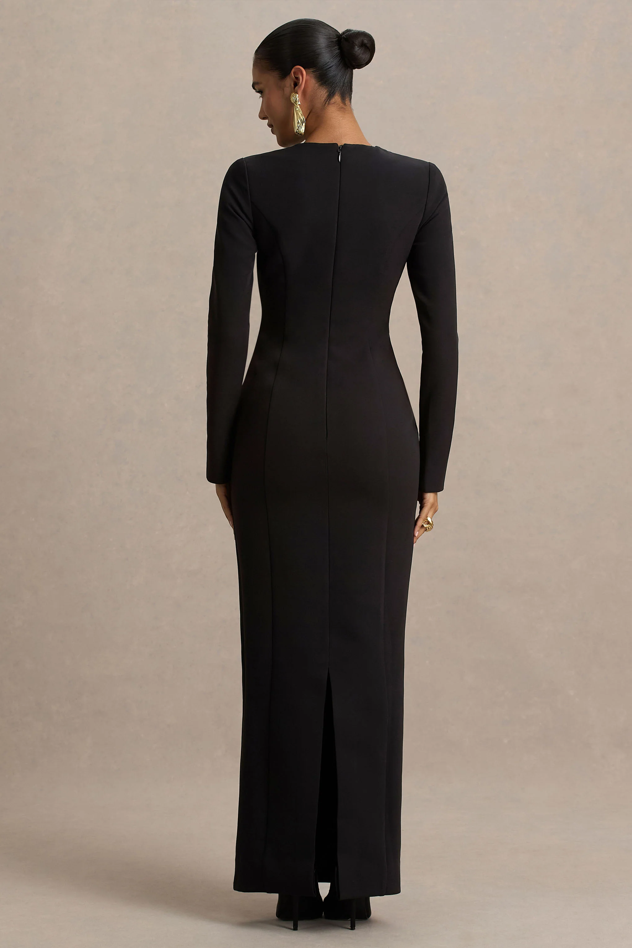 Vaila | Black Crew-Neck Maxi Dress - Image 2